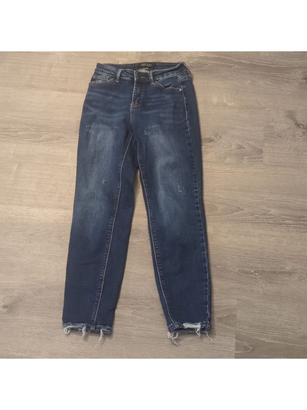 Judy blue slim fit distressed jeans size 0/24